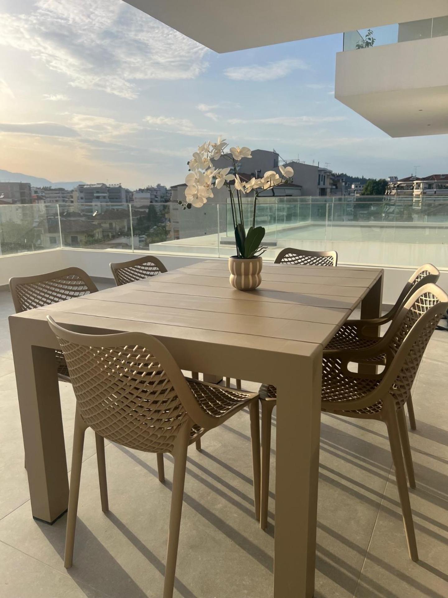 White Luxury Apartment Trikala  Exterior photo