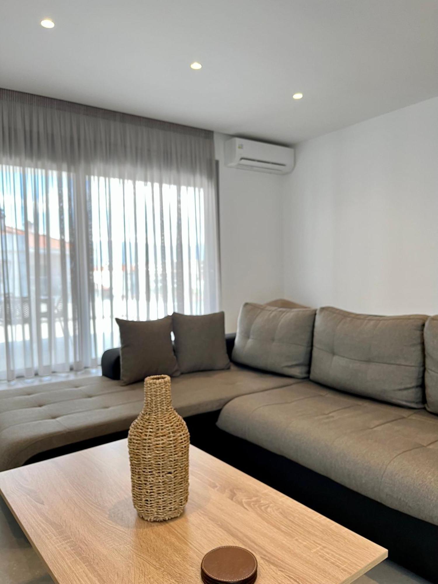 White Luxury Apartment Trikala  Exterior photo