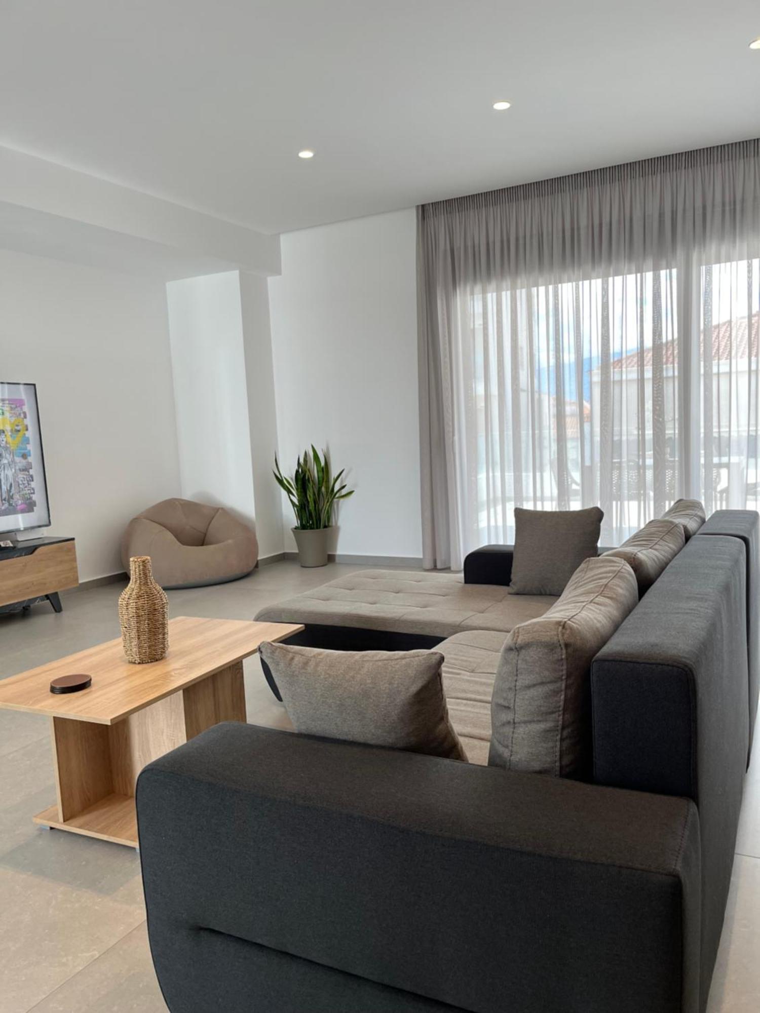 White Luxury Apartment Trikala  Exterior photo